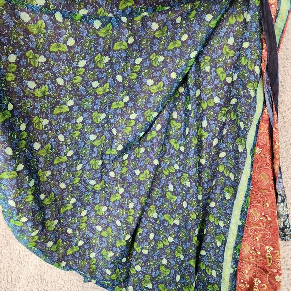 Reversible Wrap Skirt Womens One Size Red Blue Floral - Picture 3 of 6